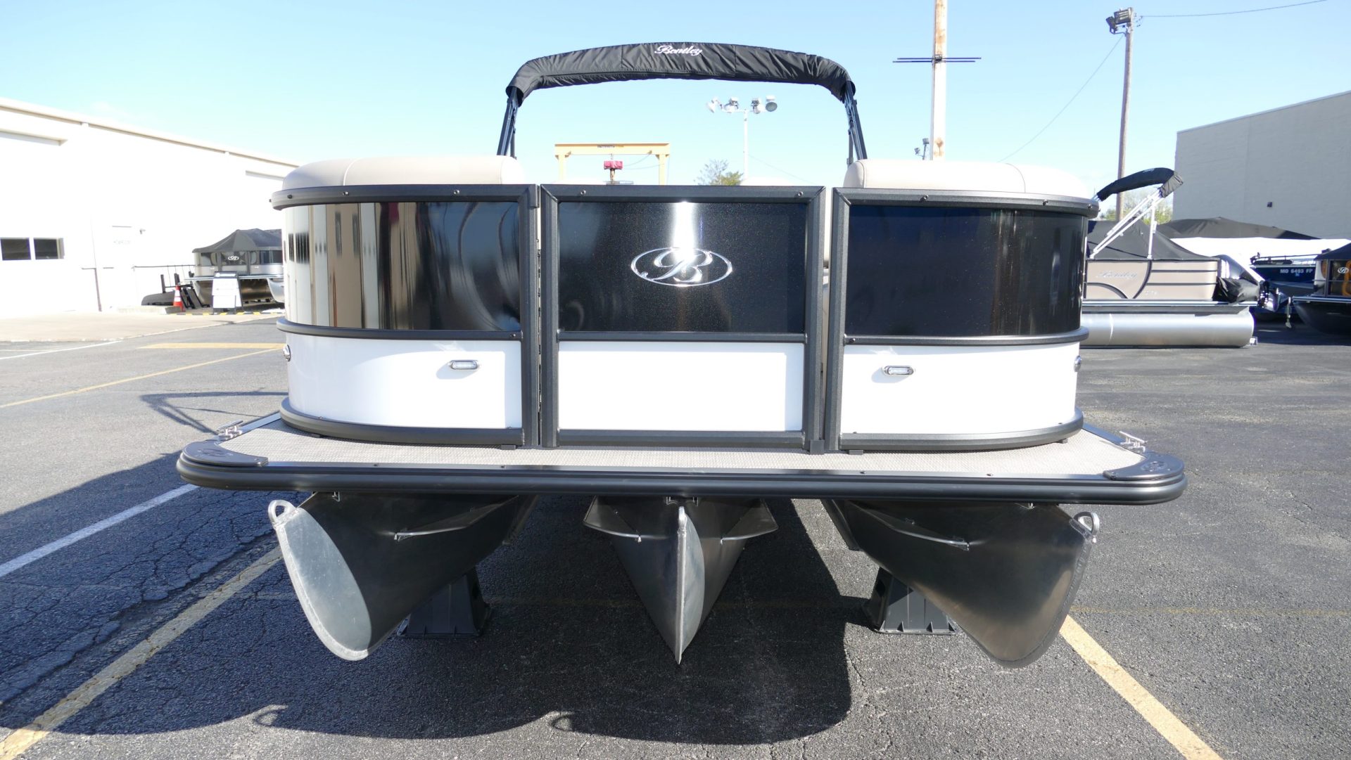2024 Bentley Pontoons Legacy 243 Navigator - Image 4
