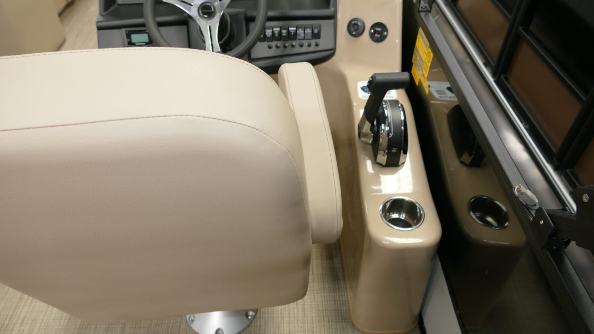 2024 Bentley Pontoons Legacy 243 Navigator - Image 17