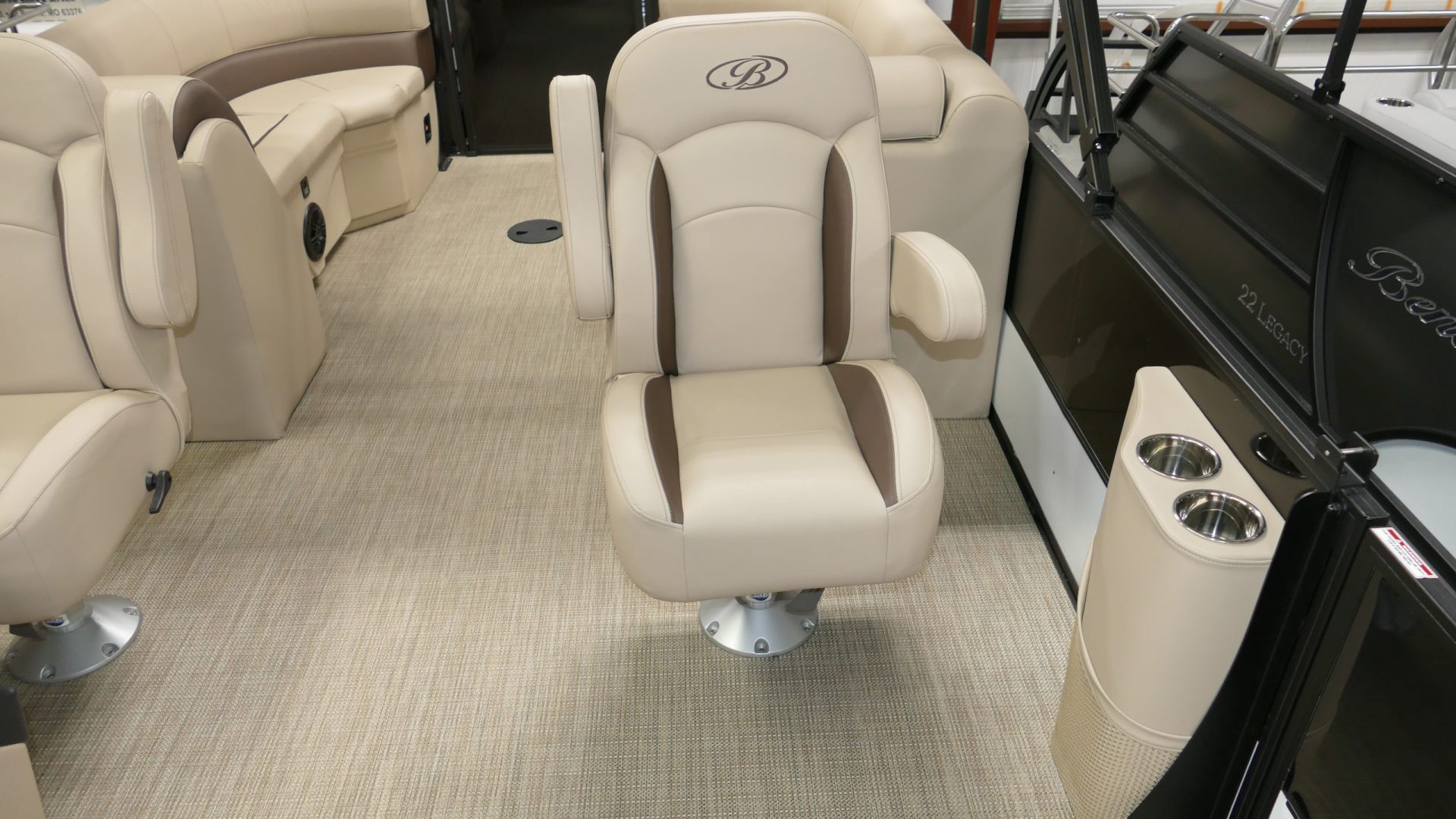 2024 Bentley Pontoons Legacy 243 Navigator - Image 20