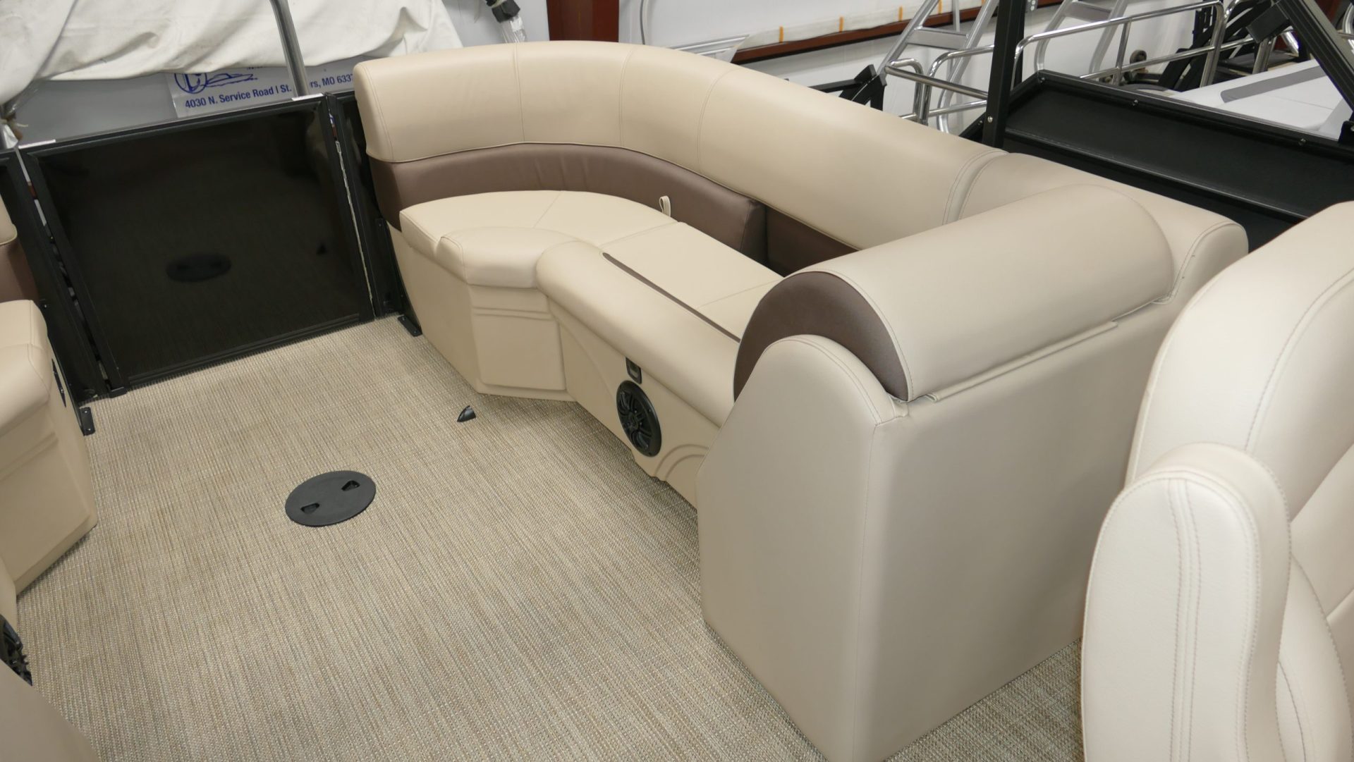 2024 Bentley Pontoons Legacy 243 Navigator - Image 24
