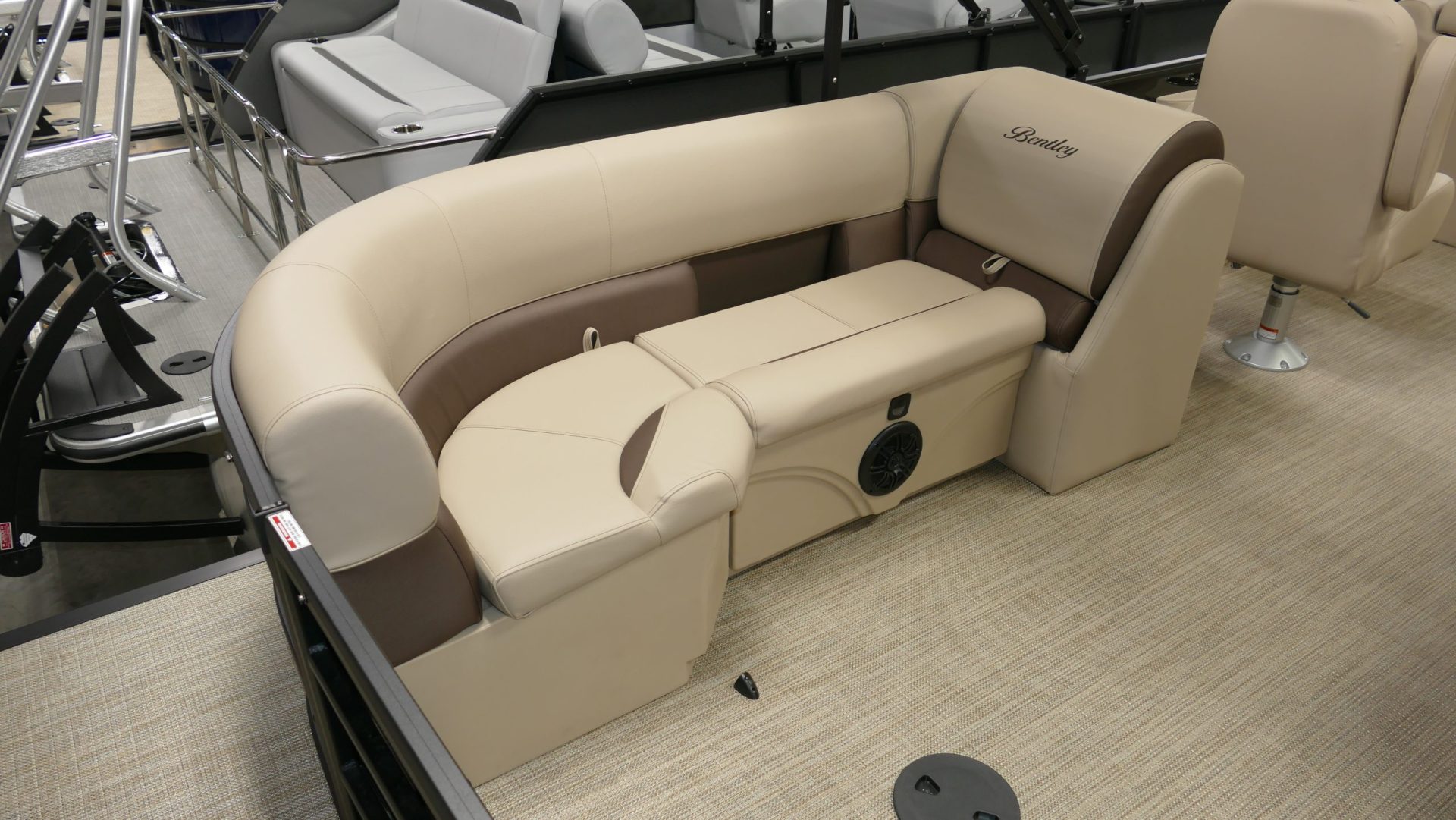 2024 Bentley Pontoons Legacy 243 Navigator - Image 25