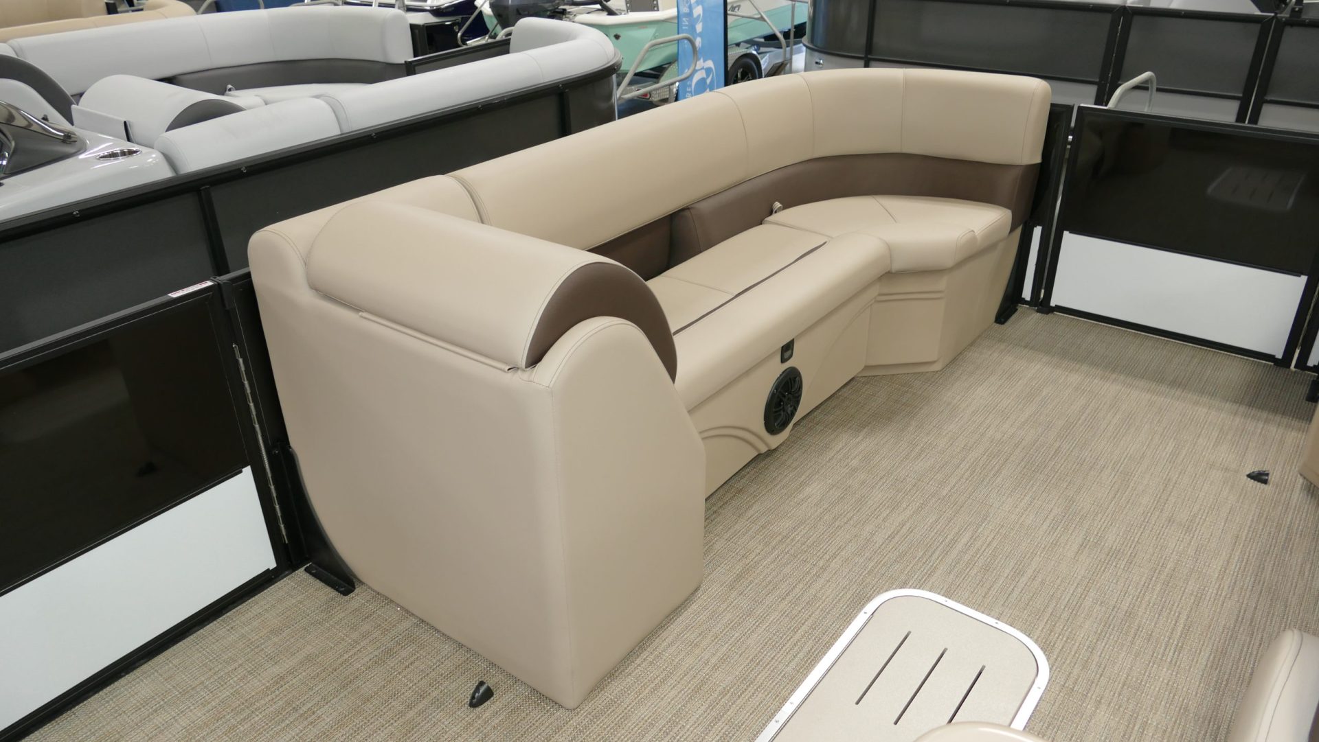 2024 Bentley Pontoons Legacy 243 Navigator - Image 29