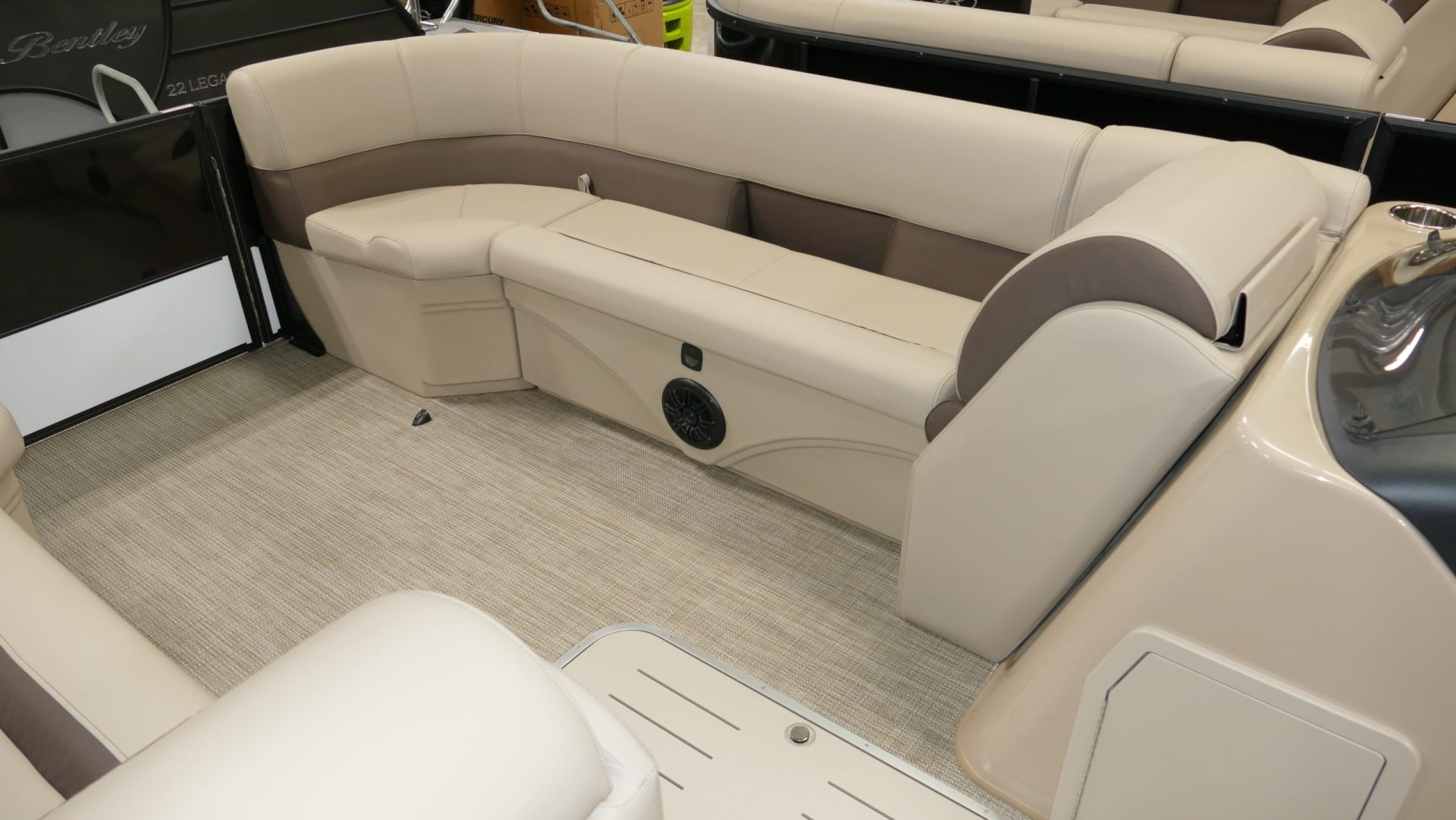 2024 Bentley Pontoons Legacy 243 Navigator - Image 31