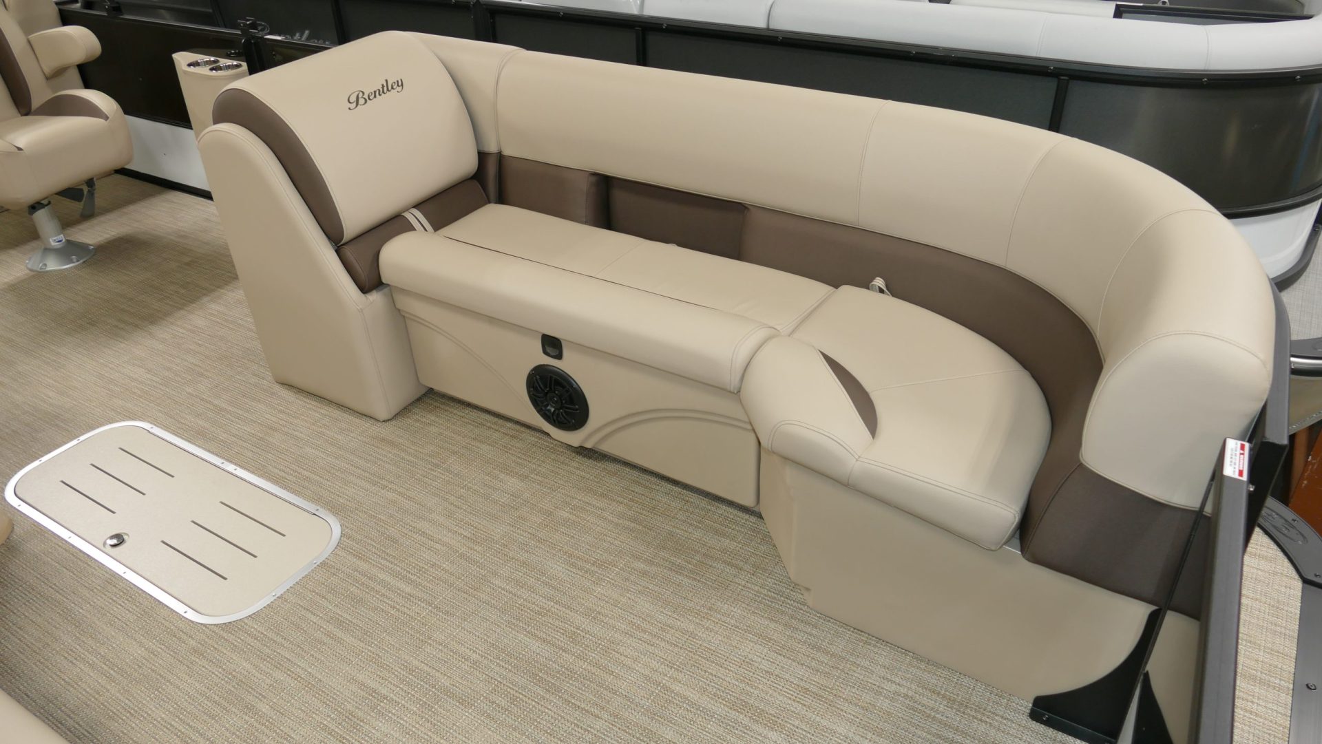 2024 Bentley Pontoons Legacy 243 Navigator - Image 30