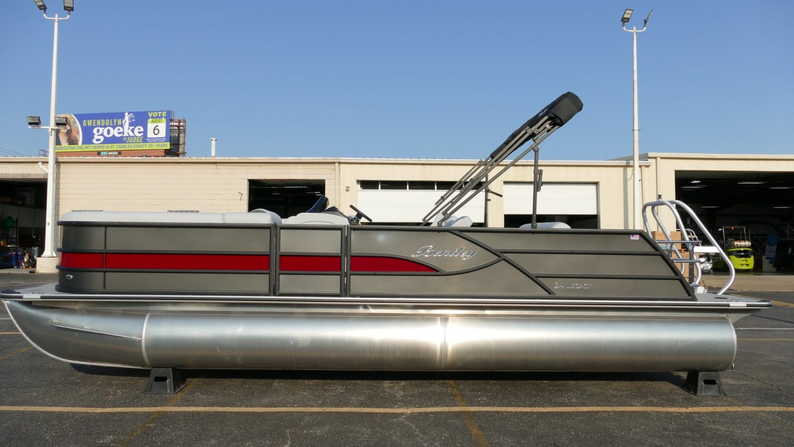 2025 Bentley Pontoons Legacy 243 Swingback