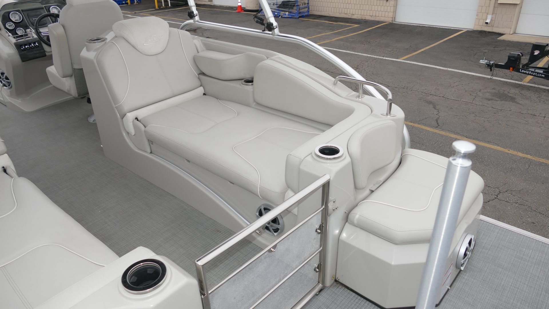 2016 Sylvan S5 - Image 27