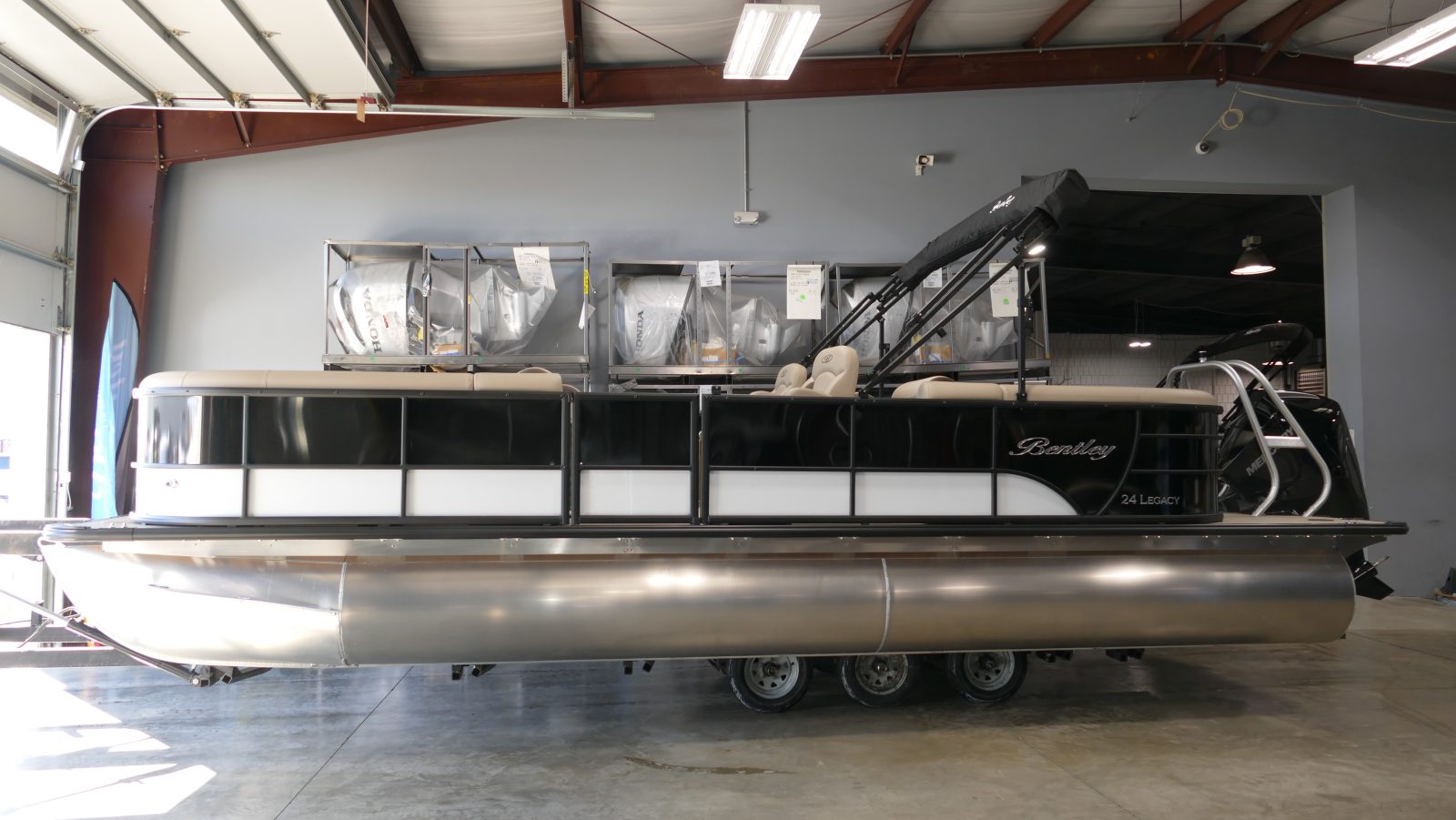 2024 Bentley Pontoons Legacy 243 Navigator