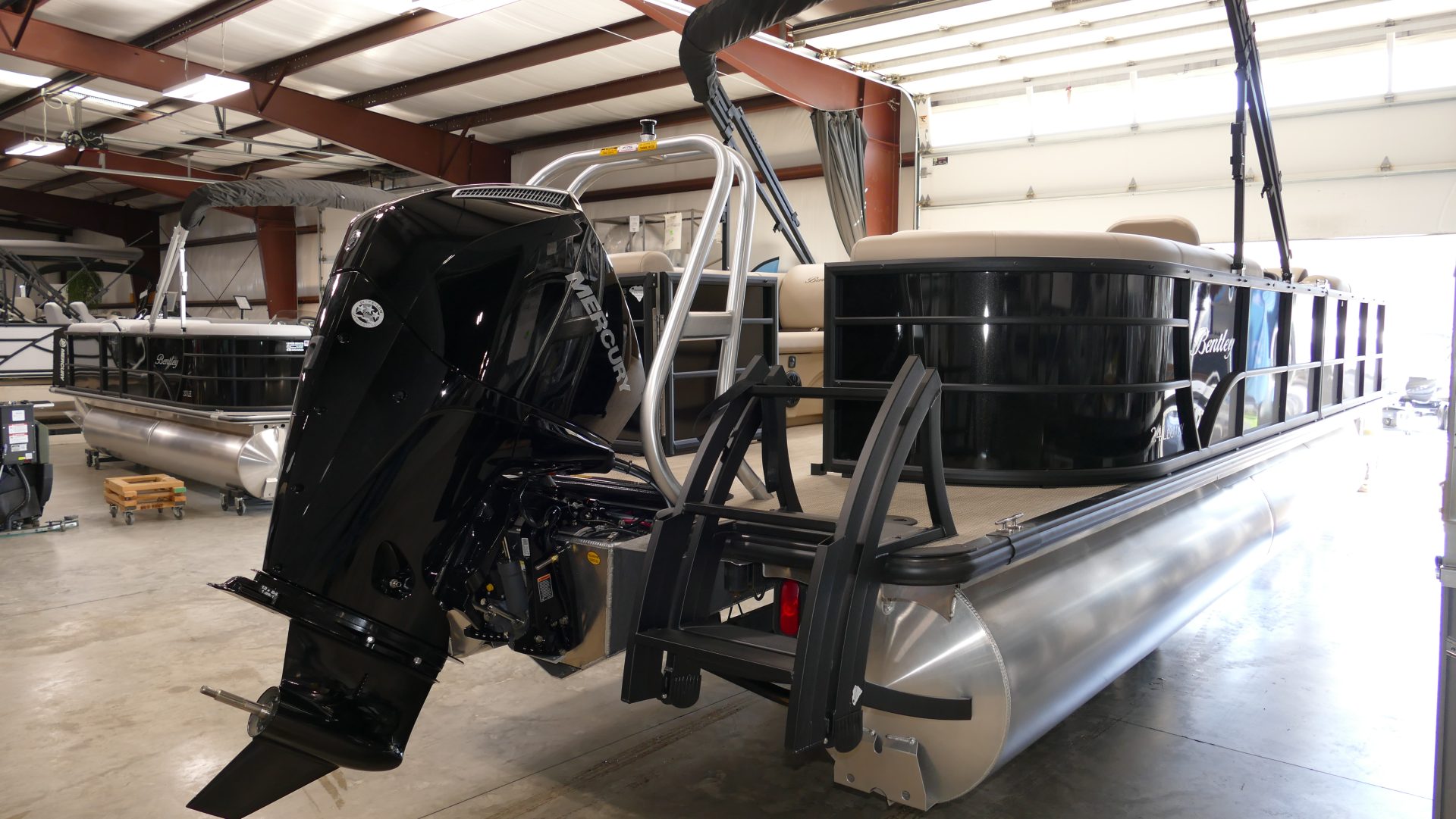 2024 Bentley Pontoons Legacy 243 Navigator - Image 8