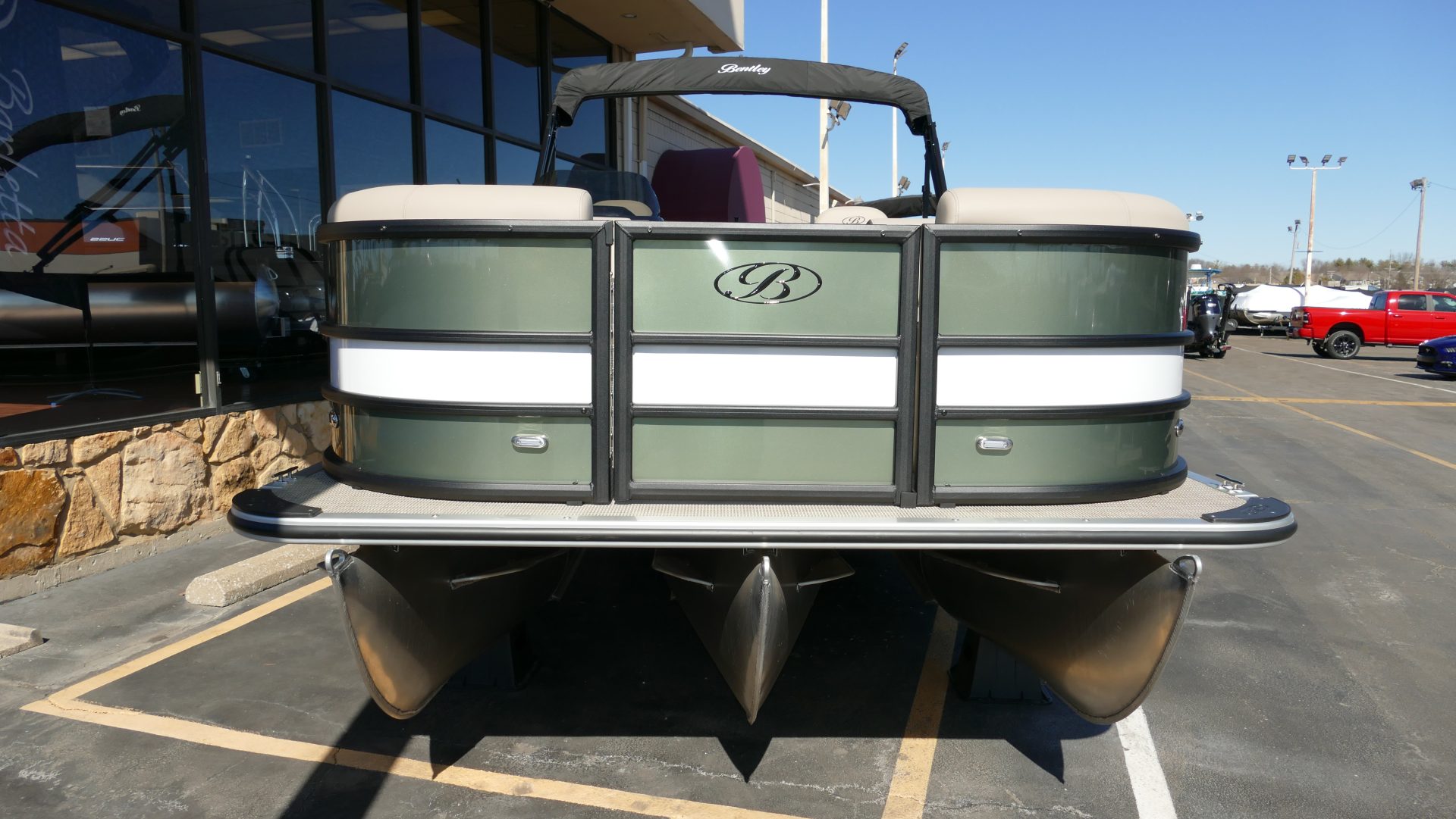 2025 Bentley Pontoons Legacy 223 Swingback - Image 4