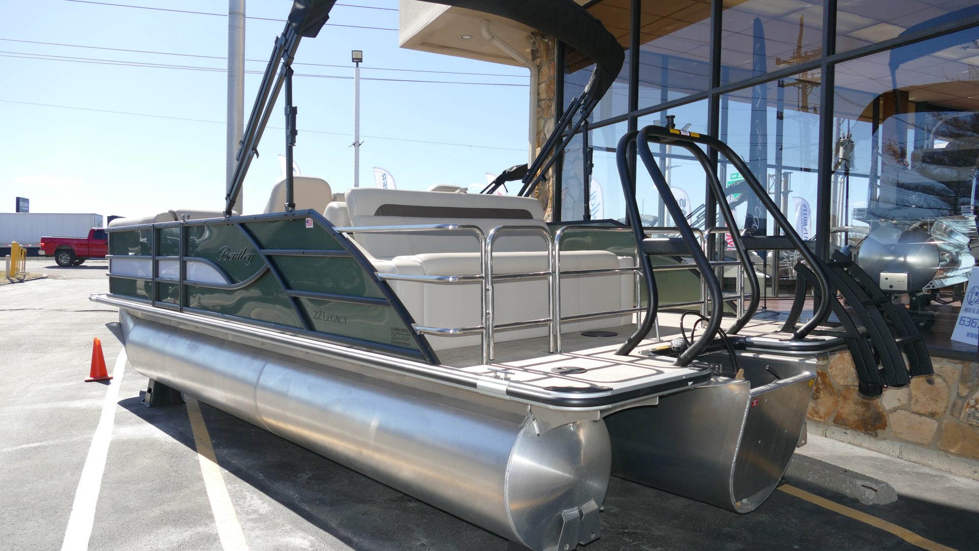 2025 Bentley Pontoons Legacy 223 Swingback - Image 6