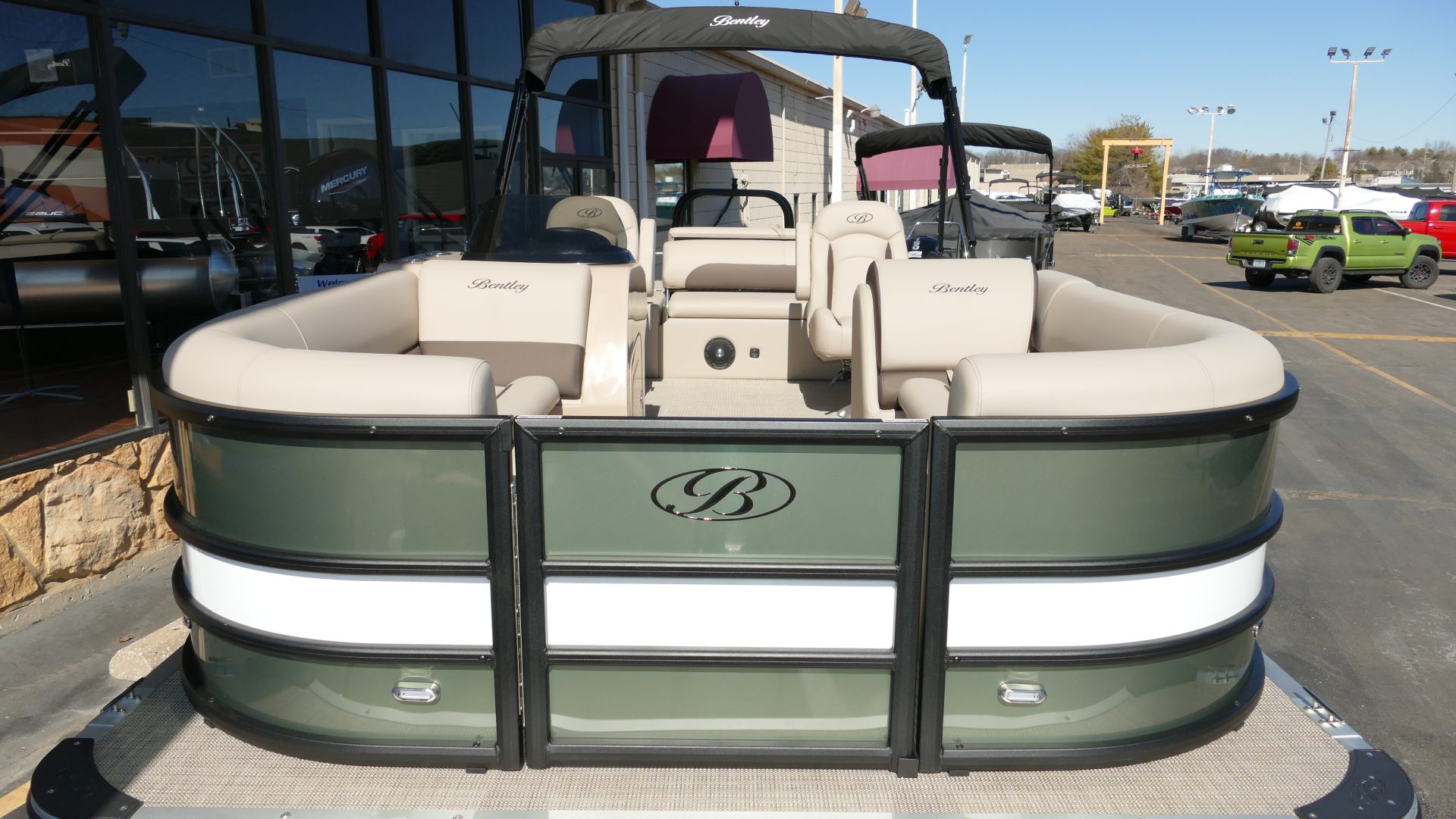 2025 Bentley Pontoons Legacy 223 Swingback - Image 8