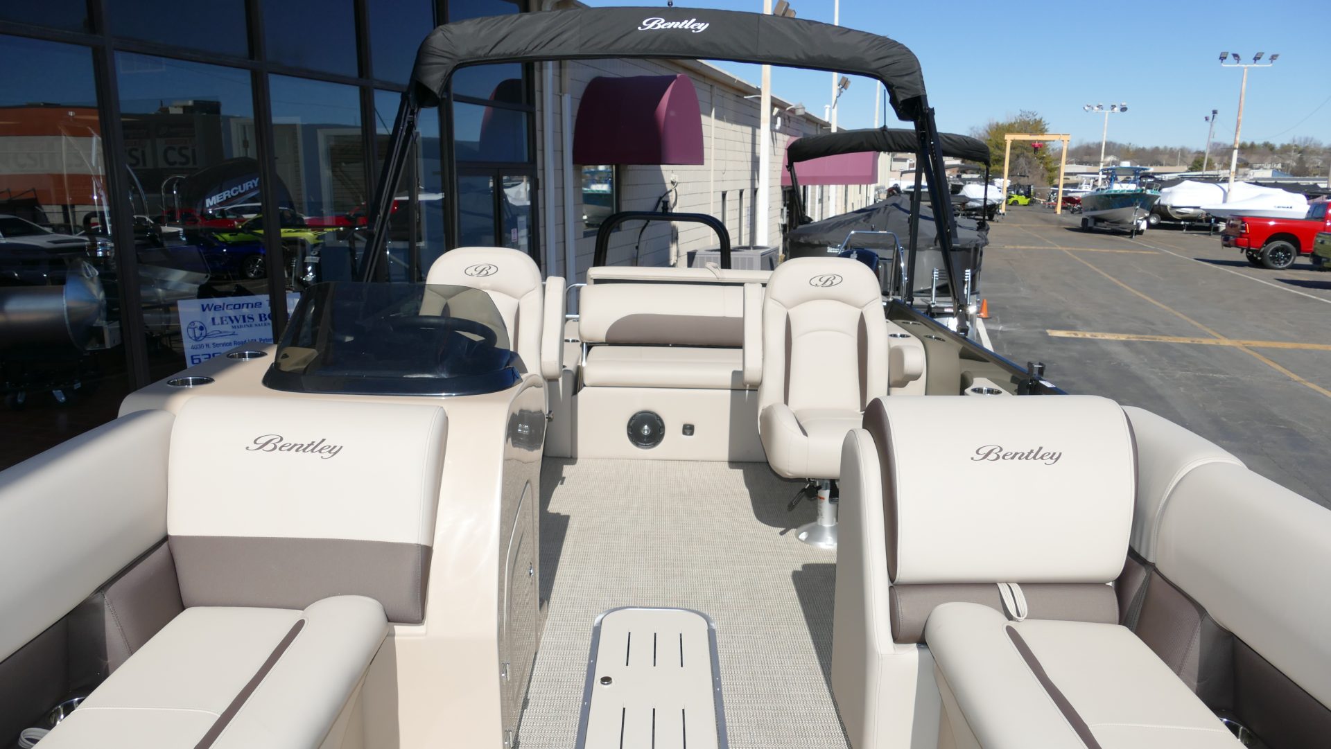 2025 Bentley Pontoons Legacy 223 Swingback - Image 9