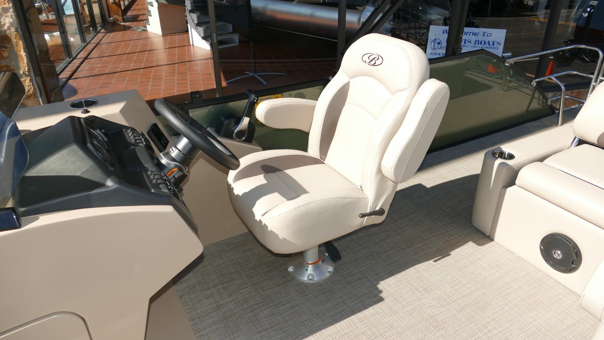 2025 Bentley Pontoons Legacy 223 Swingback - Image 19