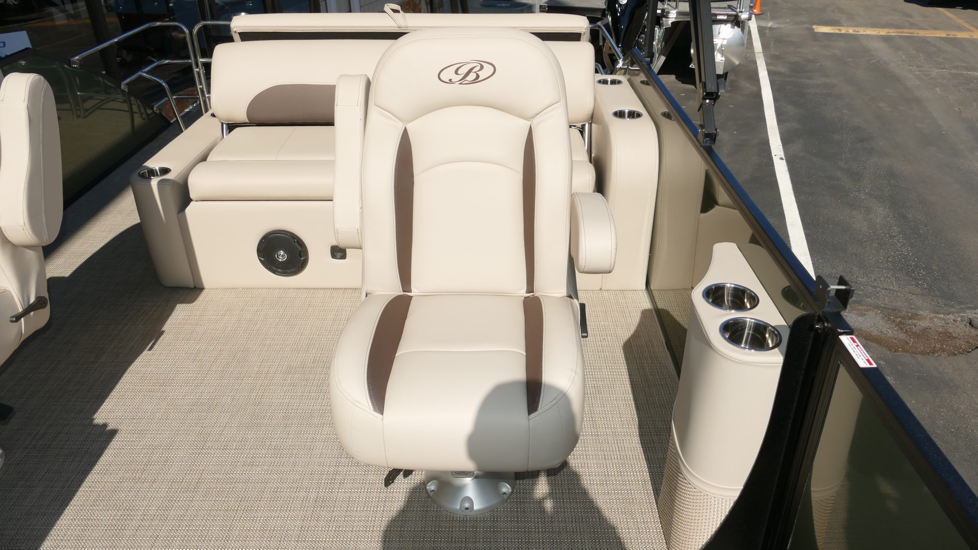 2025 Bentley Pontoons Legacy 223 Swingback - Image 20
