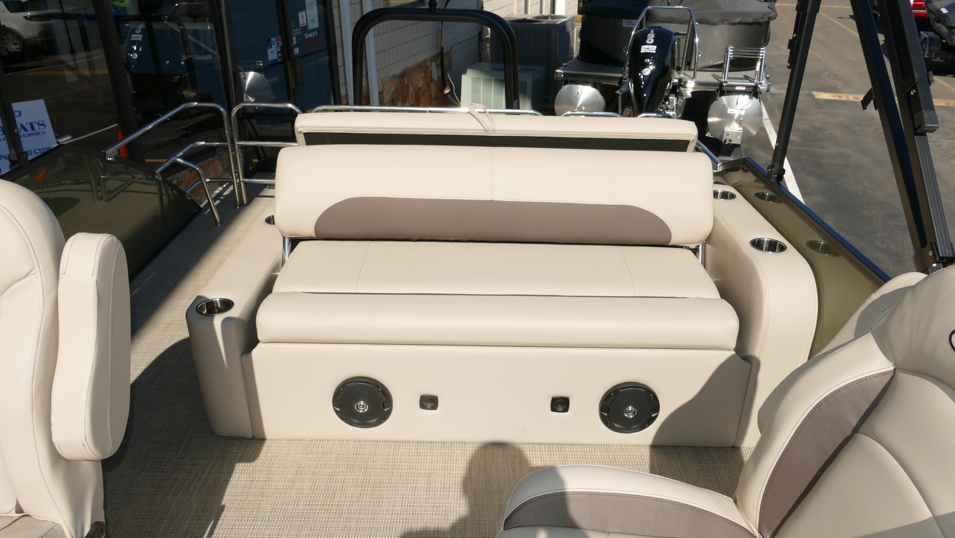 2025 Bentley Pontoons Legacy 223 Swingback - Image 21
