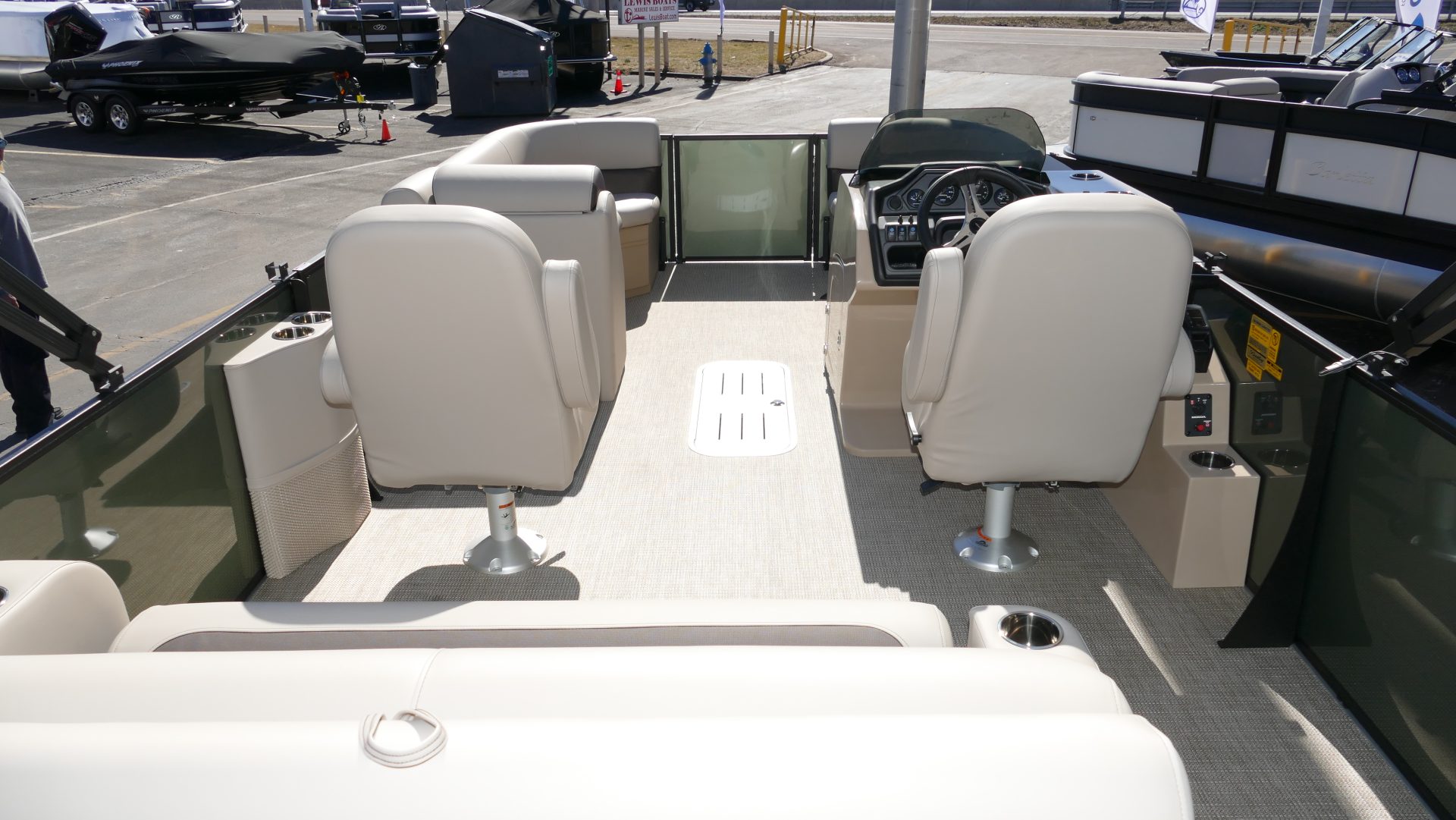 2025 Bentley Pontoons Legacy 223 Swingback - Image 27