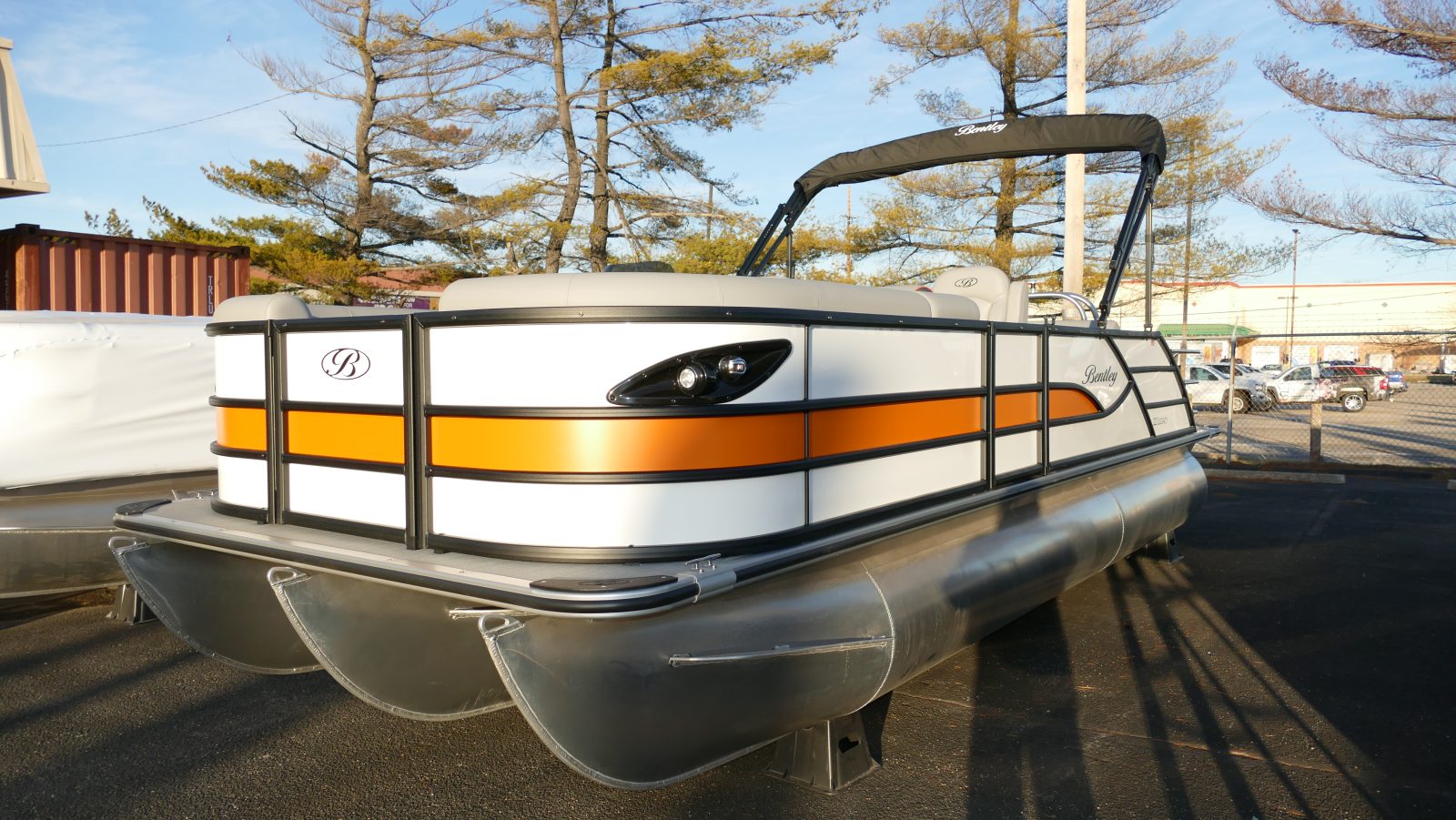 2025 Bentley Pontoons Legacy 223 Swingback