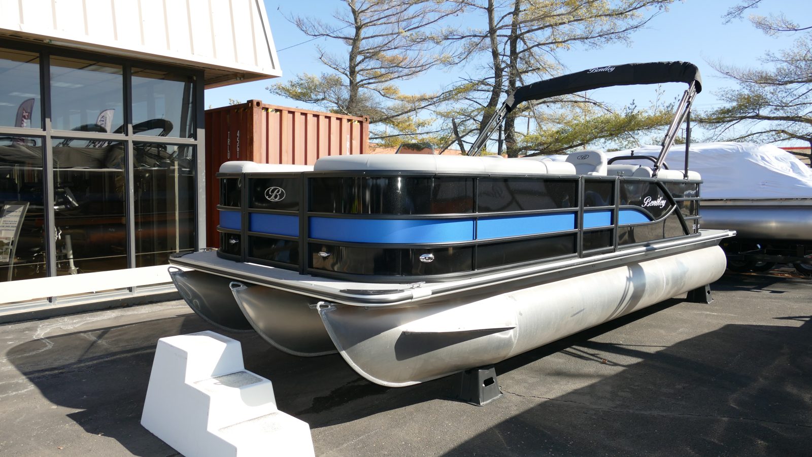 2025 Bentley Pontoons Legacy 223 Navigator