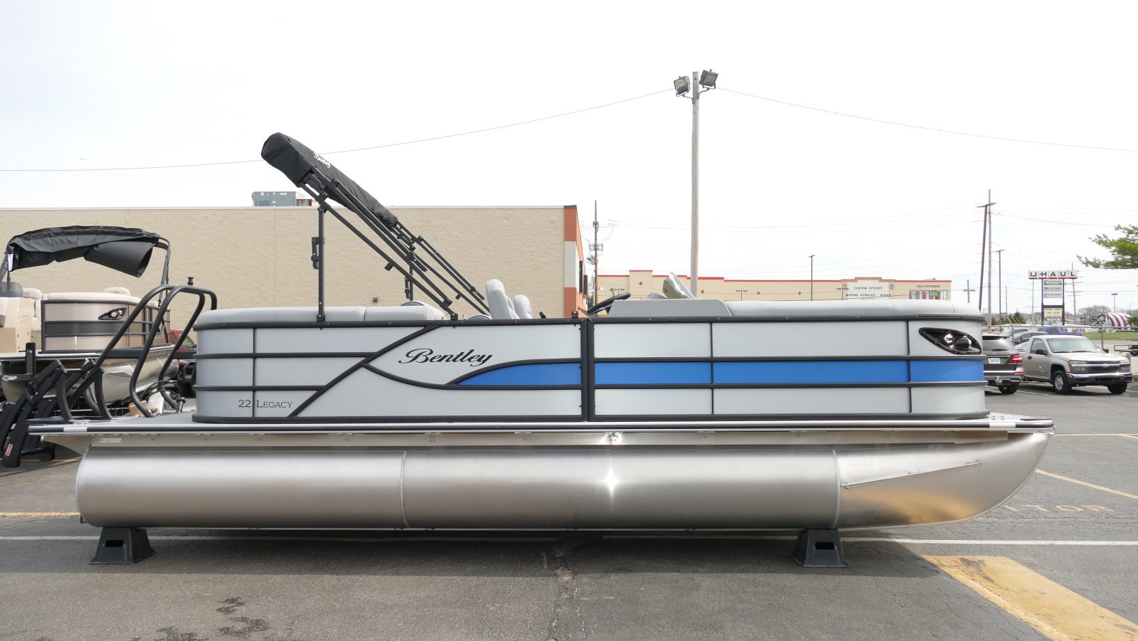 2025 Bentley Pontoons Legacy 223 Navigator